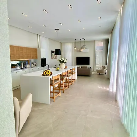 Villa Villa777 *